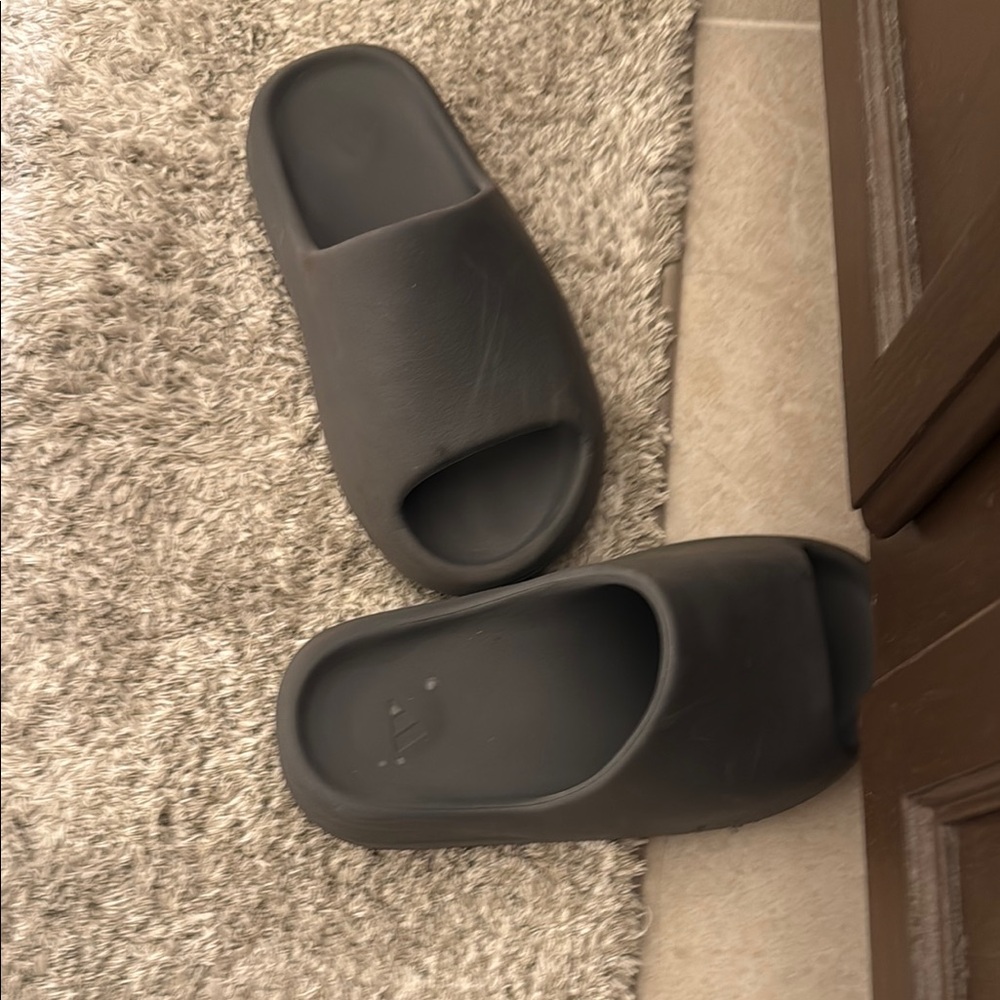 Yeezy Women's Black Slide Sandals